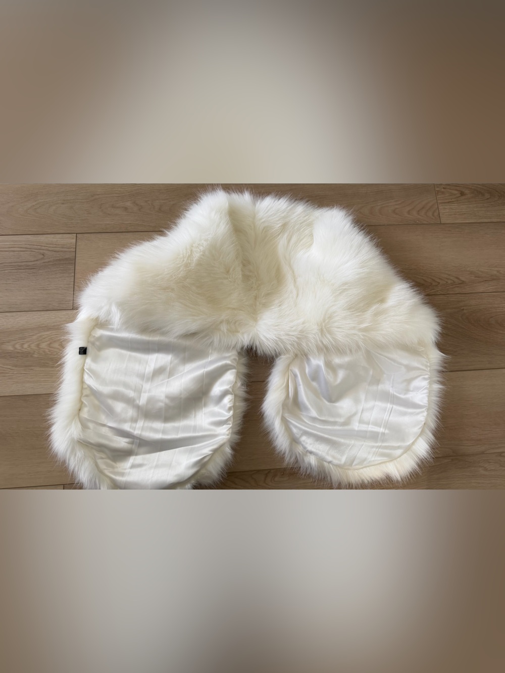 Lulu's Creamy White Faux Fur Scarf Wrap